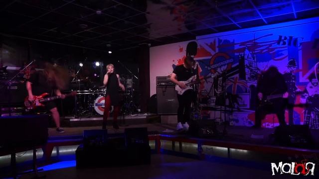 MALAЯ   Что-то не то (Live)