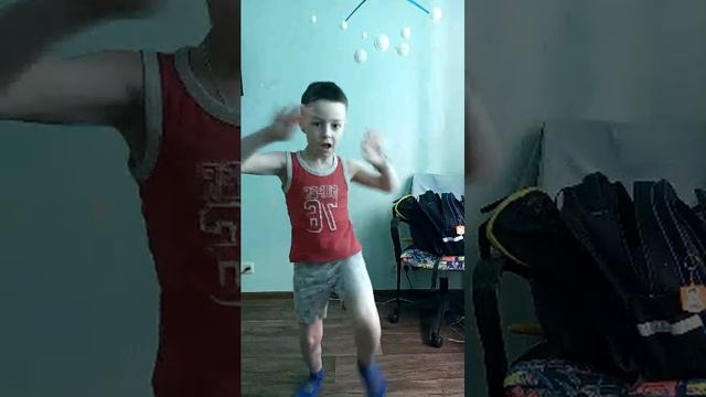 танцуй под песни.