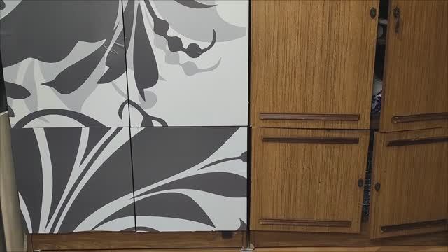 Как обновить старый шкаф быстро и просто.