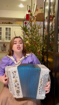 У нас сегодня выпало столько снега! А у Вас? #новыйгод #снег #снегснежок #песня #shorts