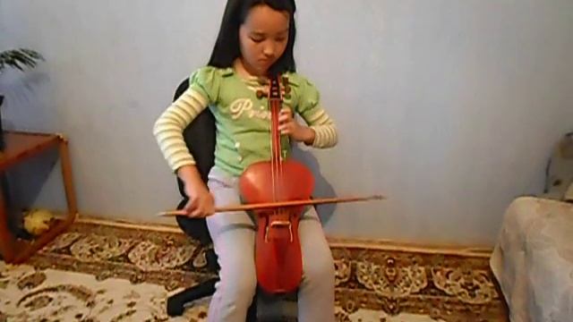 Жанна в 9 лет играет на қобызе "Күй Саранжап".