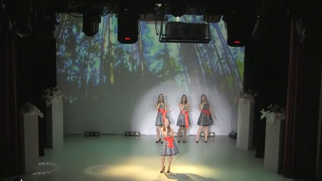 Вокальная группа "Сопрано" песня  "Тополя"