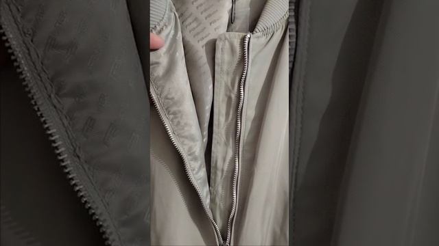 Бомбер (куртка) женский