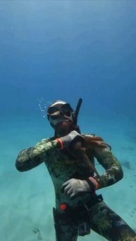 🤿В Приморье дайвер полез за уловом — а нарвался на местного босса.🦑
