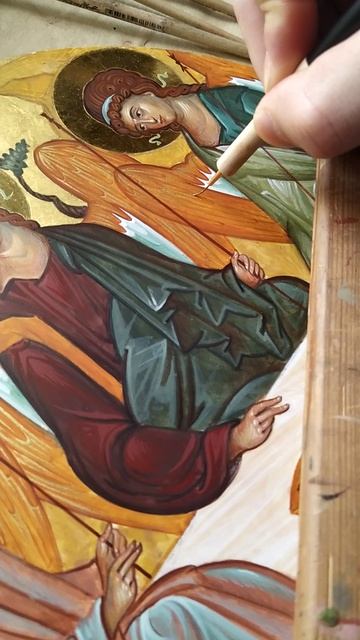 Выполнение ассистов на одеждах твореным золотом, икона Троица, храм Неупиваемая чаша, г.Волгоград.