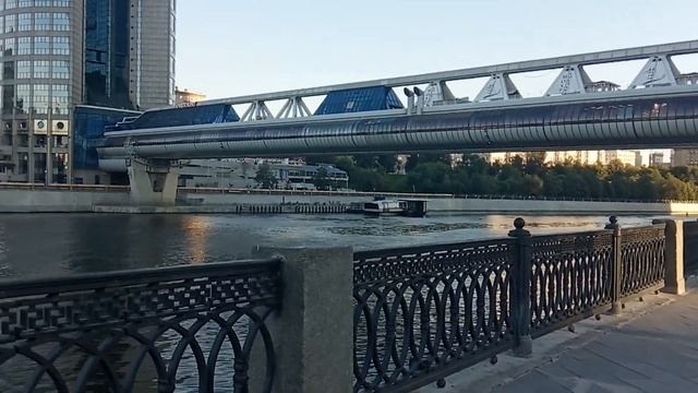 МОСКВА СИТИ. РОБОТЫ на УЛИЦАХ. БАШНИ КРУТЫЕ! ВОДНЫЙ транспорт МОСКВЫ