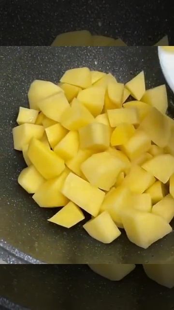 Жареная кортошечка с мясом!
