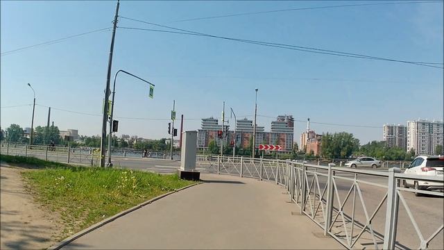 К Неве по НАНО-ТРОТУАРУ и улице без названия. 31.05.2024.