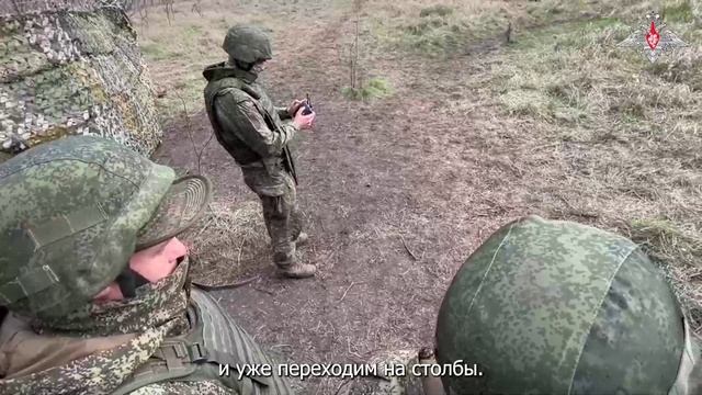 🎮 БпЛА 90-й гвардейской танковой дивизии отрабатывают пилотирование на полигоне в тылу СВО.