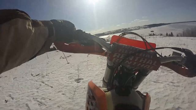 По насту.  КТМ200.