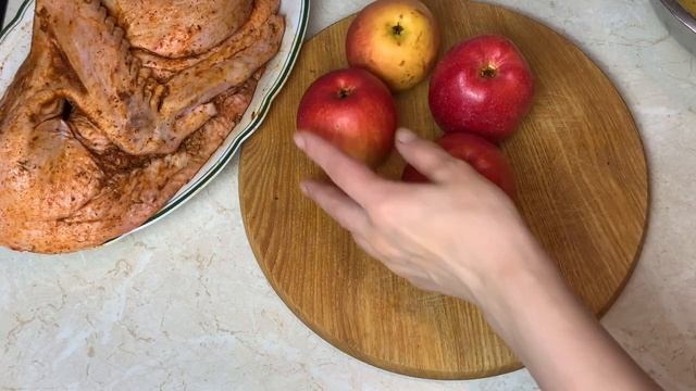 Как запечь сочную Утку (Курицу) в духовке! Главное блюдо на праздничный стол. Утка с яблоками.
