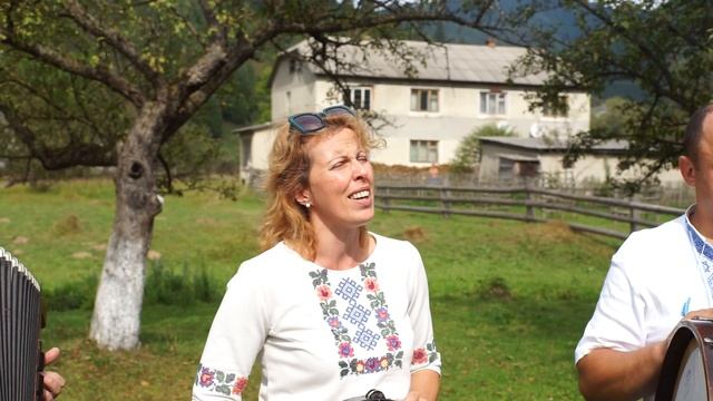 Українське весілля на селі   На добрий день, гурт Брати Ровенко