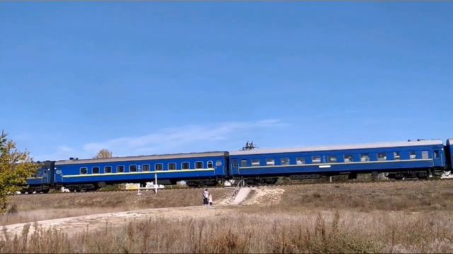 2ТЭ116-1062 ведет поезд 137 Хмельницкий - Лисичанск