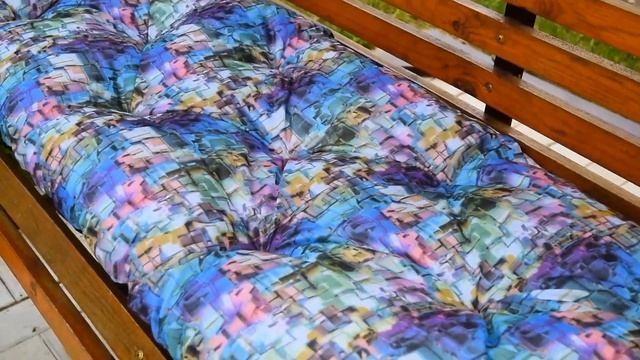 Садовая подушка на садовую мебель с завязками. Размер: 130*50 см.