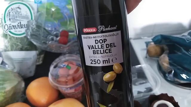 среда ходила за продуктами