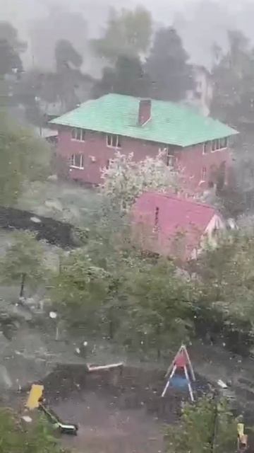 Москву замело снегом: мощная метель с ураганом обрушилась на столицу