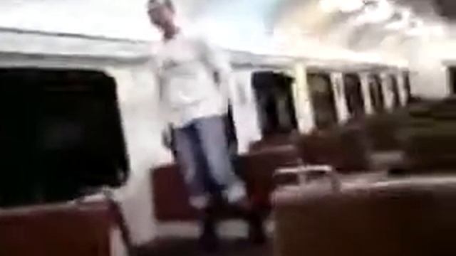 Плясун отжигает)