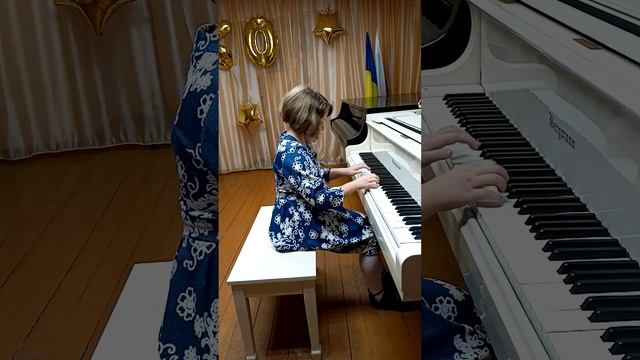 Буюклi Катерина, 9 рокiв. П. Чайковський Старовинна французька пiсенька.