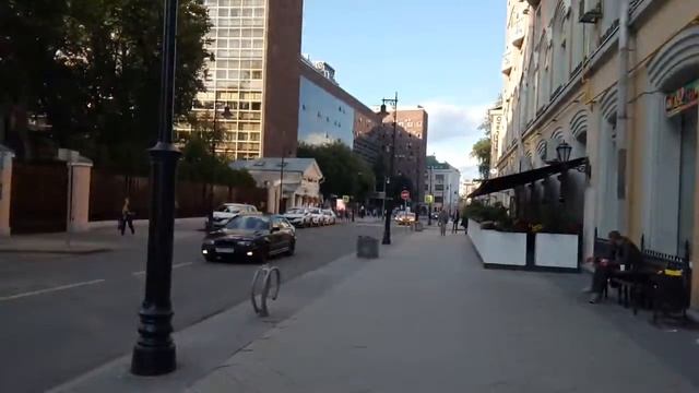 Москва 361 Мясницкая улица, здание ВТБ, АиФ лето день