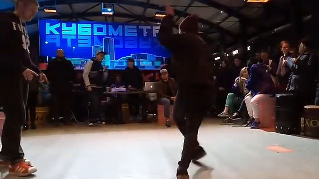 KossBeat (ArtPeople) vs Лера (ArtPeople) HIP-HOP BATTLE IN ТЦ Кубометр