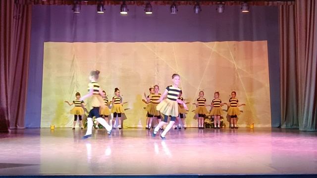 Жили были пчëлки - хореографический ансамбль Акварель