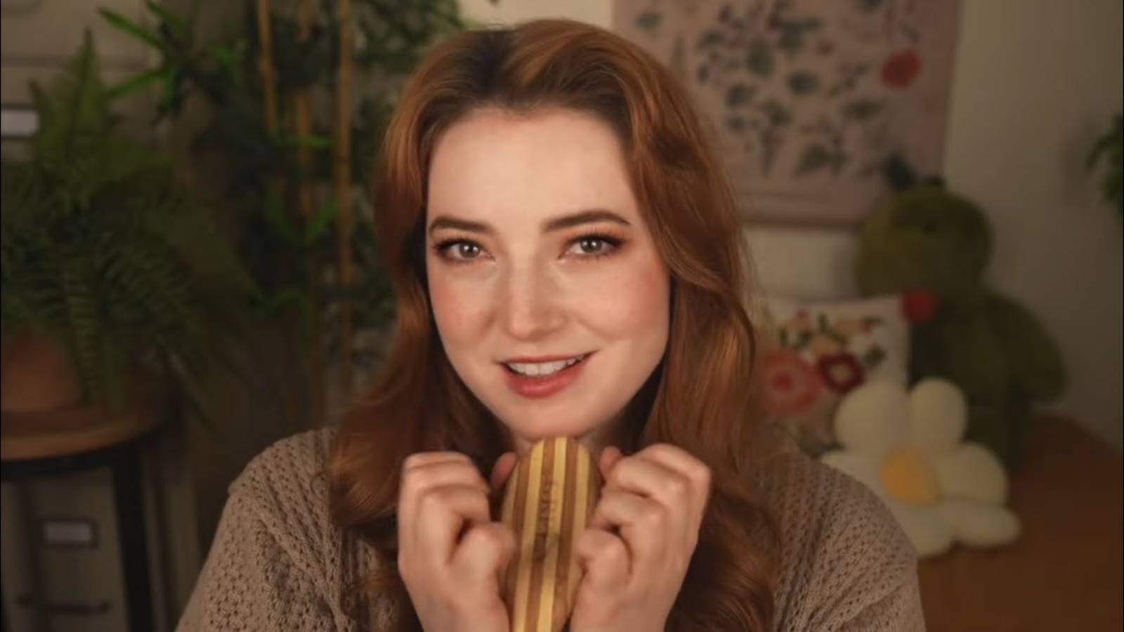 [Goodnight Moon] ASMR “Lying to You” Trigger (confidently over-explaining objects wrong)