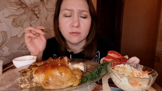 МУКБАНГ/РУЛЬКА В МЕДОВО ГОРЧИЧНОМ СОУСЕ 🔥🔥🔥КАПУСТКА/НЕКРАСИВЫХ ЖЕНЩИН НЕ БЫВАЕТ...