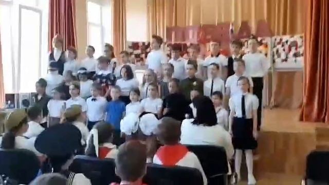 Я пою первый куплет гимна Москвы на школьном конкурсе