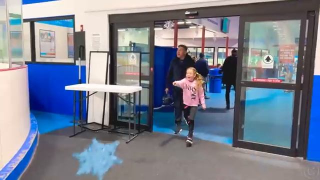 Лайк Настя учится разным видам спорта и мечтает стать чемпионом
