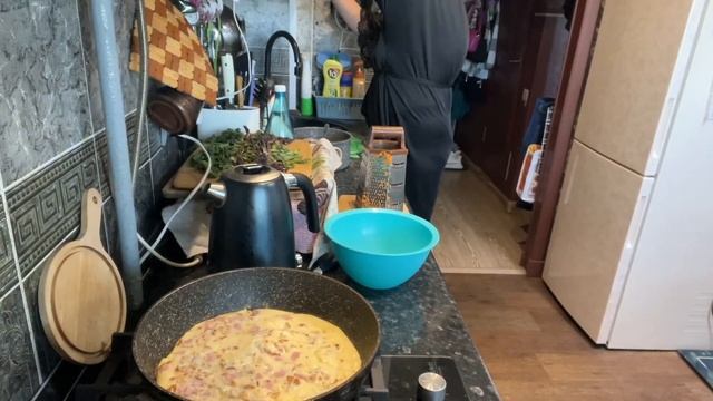 Готовим завтрак! Собака Барабака  танцует вальс!