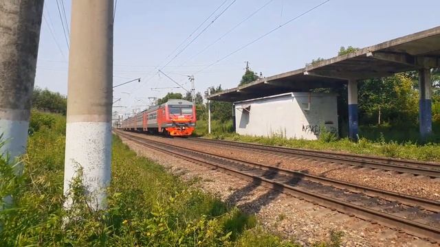 Электропоезд ЭД9М-0262 с сообщением Тихоокеанская-Владивосток:).