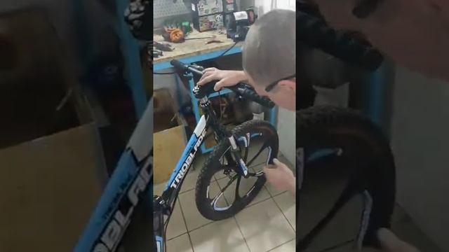 Велосипед на литых дисках