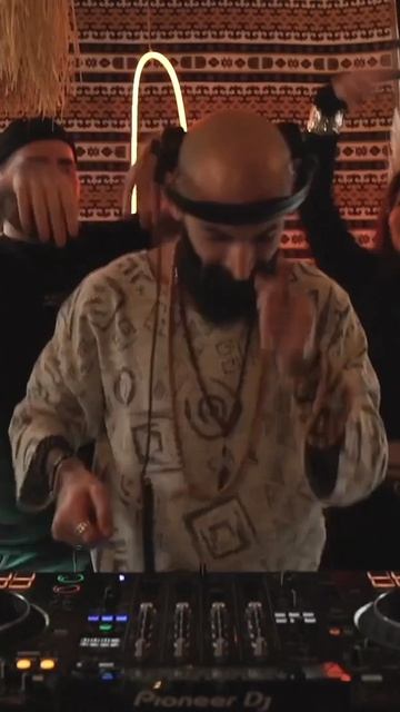 Лови это взгляд, чувствуй, это больше, чем просто сет!
#housemusic #dj #djset