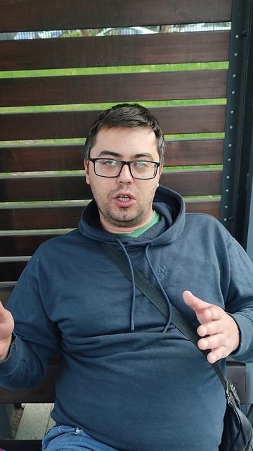 Старые джинсы идут на пенсию? Узнай, куда их правильно девать!