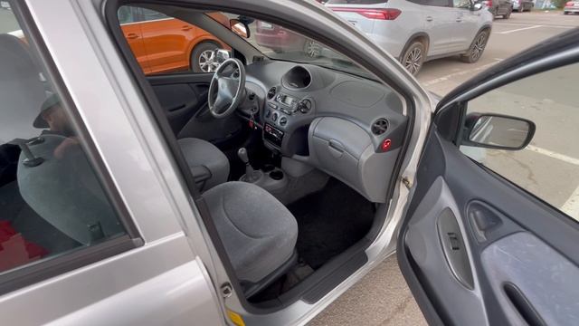 Toyota Yaris 1.3 мкпп 2000