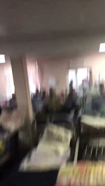Обстановка в одном из одесских военкоматов. 
"Свободу политзаключенным", - говорит автор в конце
