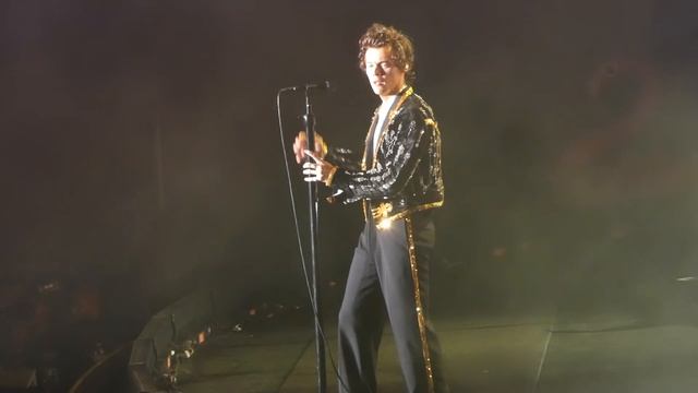 Harry Styles - Band Intros & The Chain (Los Angeles Forum Night 2)