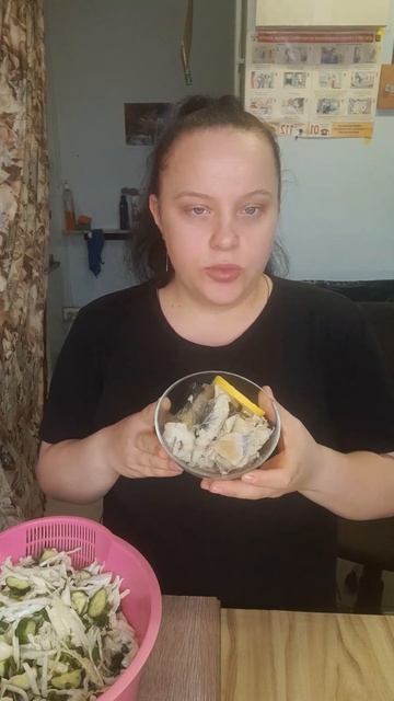 на обед салат с отварным минтаем и кусочек лимона , чай и ментос  ,  худеем вместе , похудение , зо