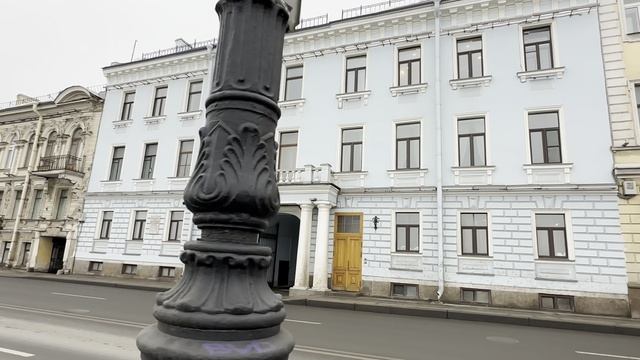 От Прачечного моста до Гагаринской улицы по набережной Кутузова в Санкт-Петербурге