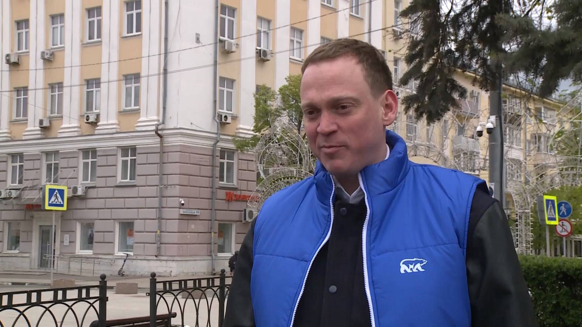 Губернатор вышел на субботник вместе с рязанцами