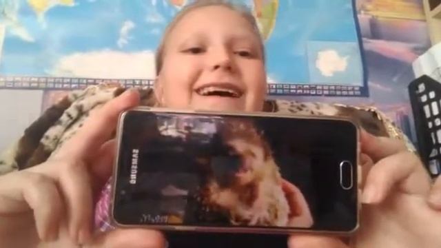 Попробуй не засмеятся *если честно то мне было не смешно*