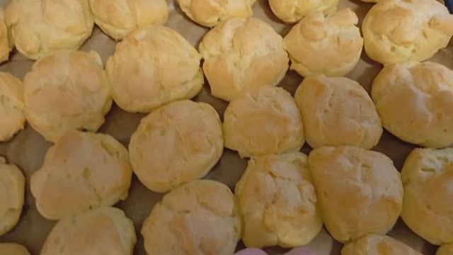 ПИРОЖНОЕ - ЭКЛЕРЫ,ПРОФИТРОЛИ со сгущенкой #Заварное тесто #без кулинарного мешка #Простой рецепт