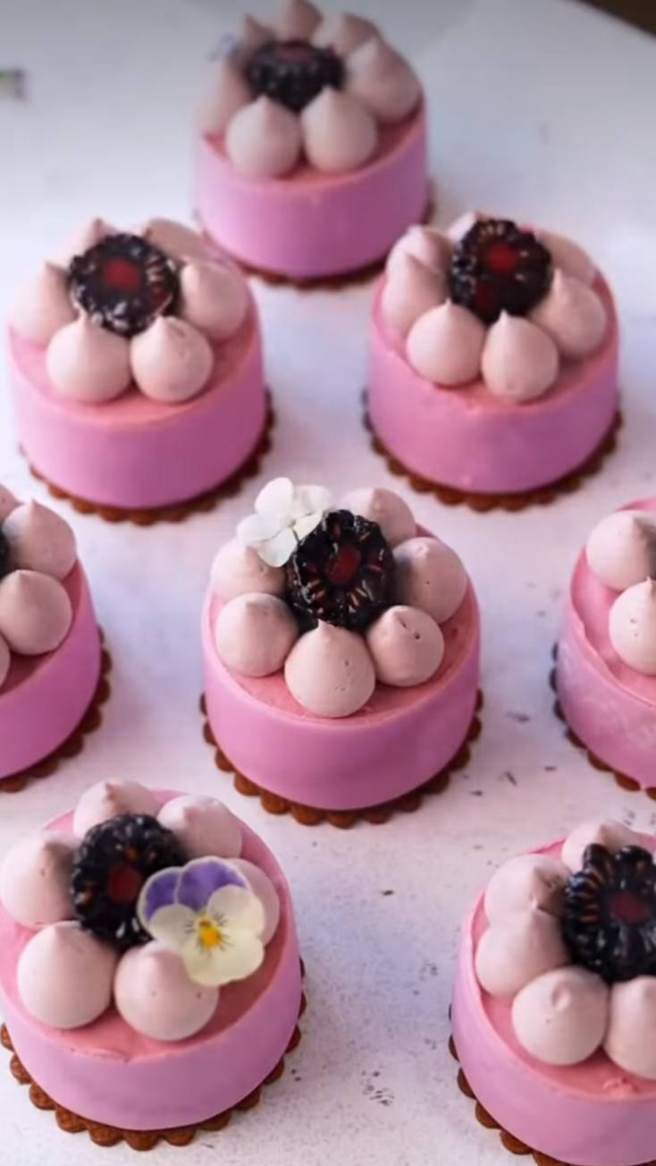 Ежевичная рапсодия. Пирожное