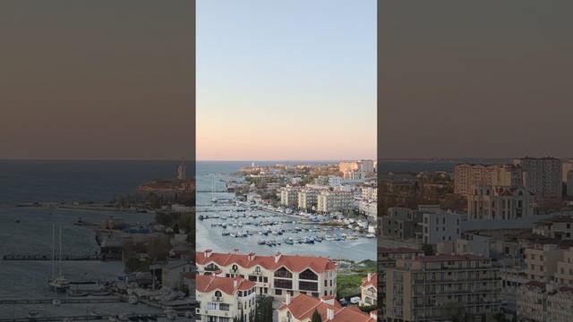 Типичный подъезд в Севастополе