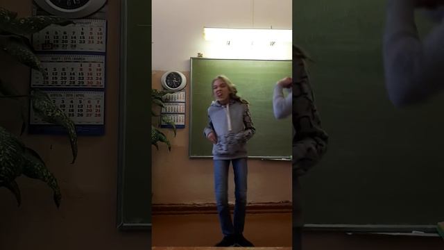 танцы в школе! еленк нету!