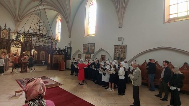 Литургия архиерейским чином во вторник Светлой Седмицы в монастыре св. Екатерины (пос. Родники)