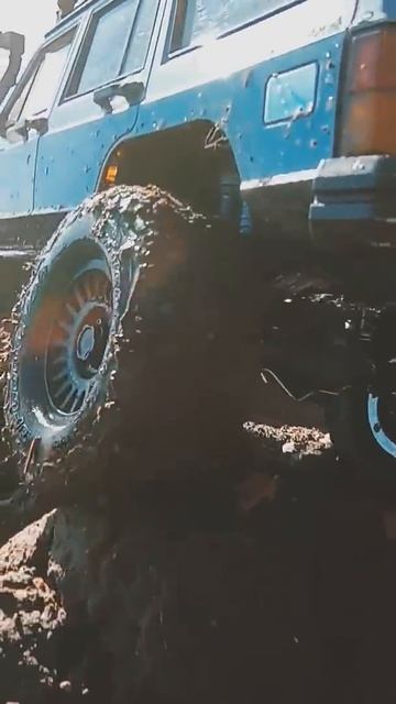RC Off Road Jeep Cherokee XJ scale 1/10 Hobbywing Fusion SE.