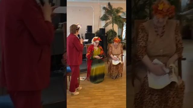 Три девицы вечерком...