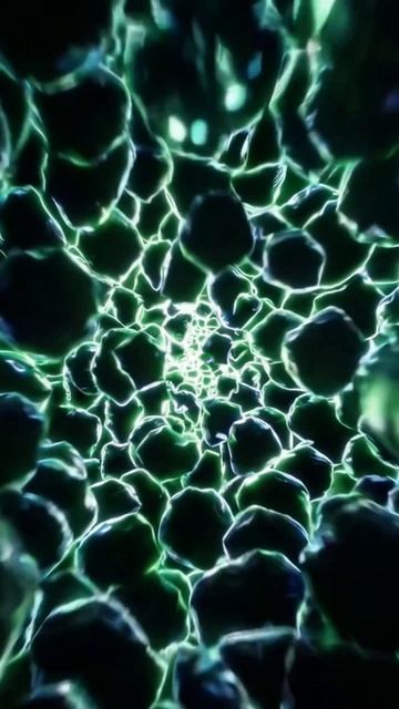 Почему ядро Земли горячее, хотя Солнце далеко?