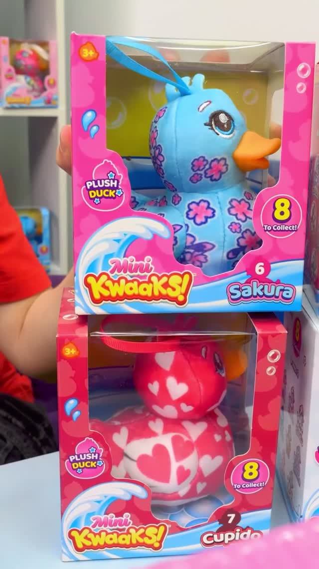 💖🦆👛Всем кря-кря! Маша использовала мягкие уточки KWAAKS как брелоки для сумки и идет гулять! Вау